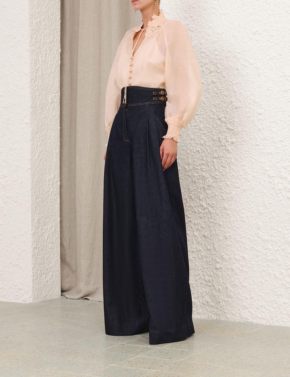 Blusa de cuello rebelde
