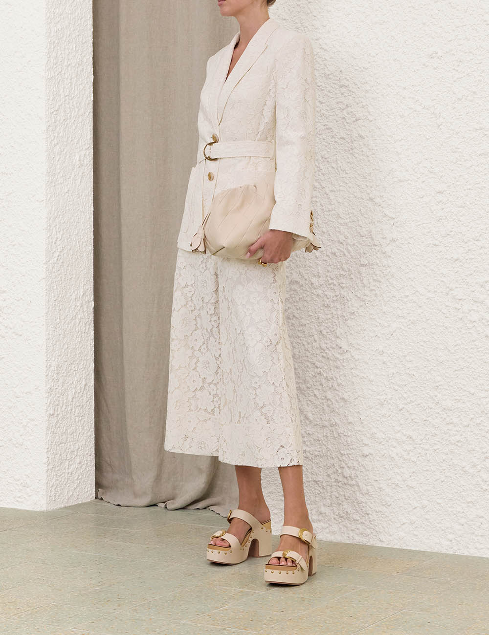 Blazer con Cinturón de Encaje Luna