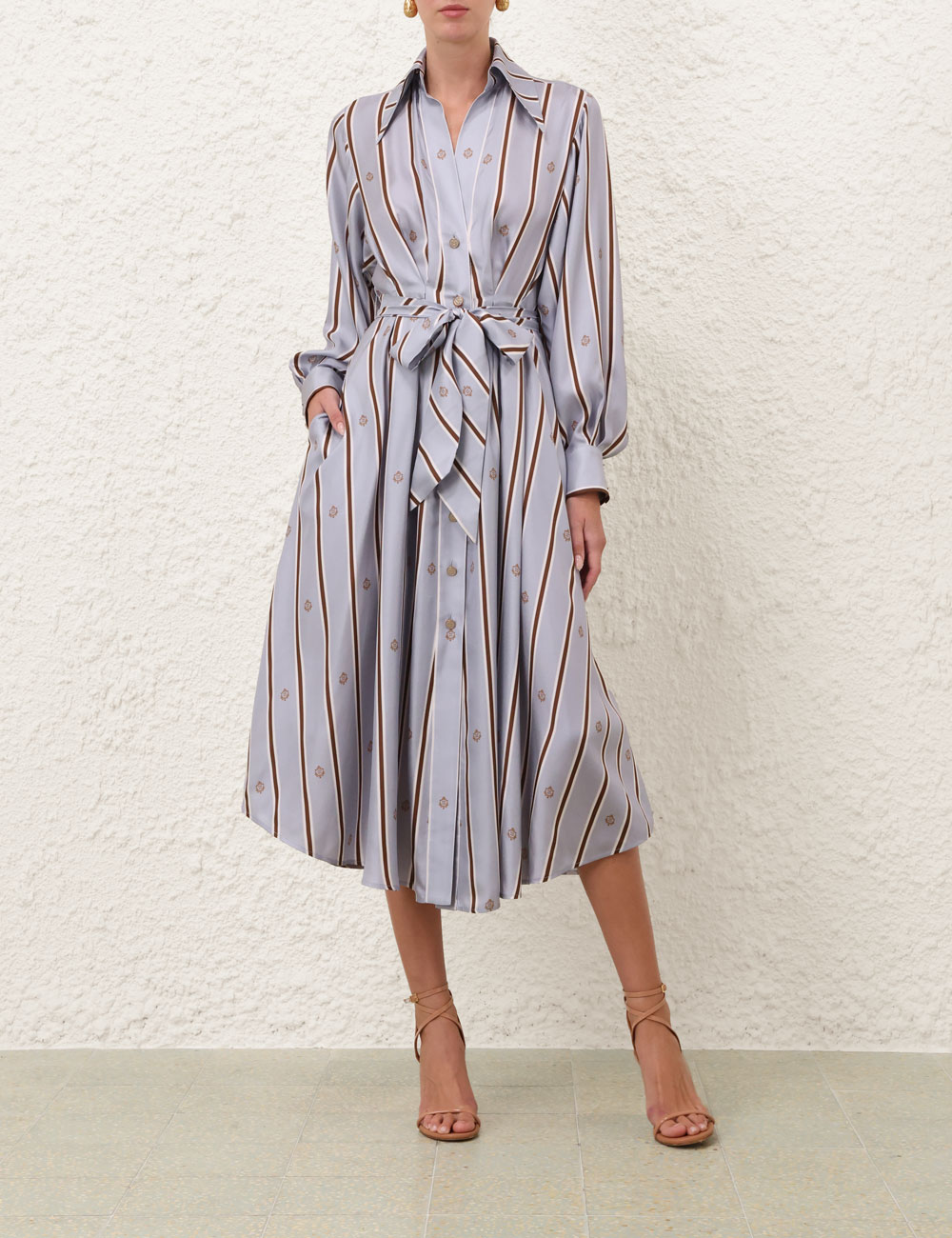 Vestido Midi con Emblema