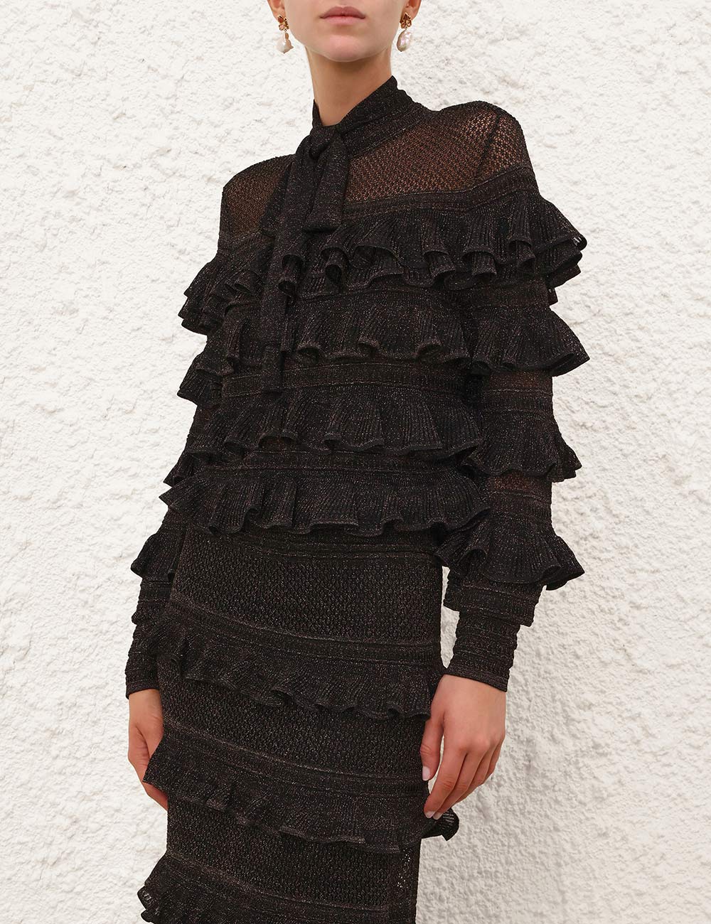 Top con cuello de lazo y volantes Rebellion