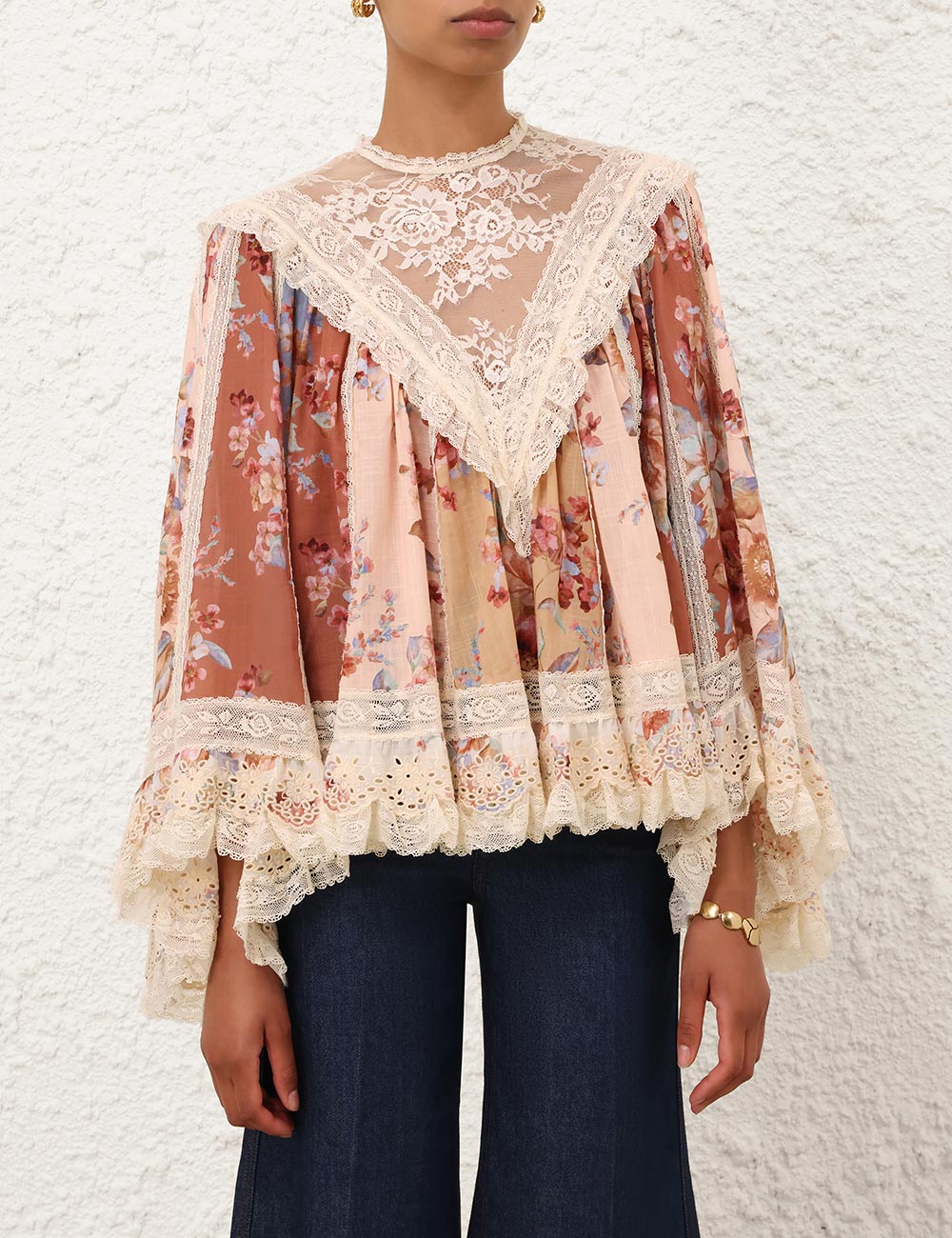 Blusa con Volantes de Encaje