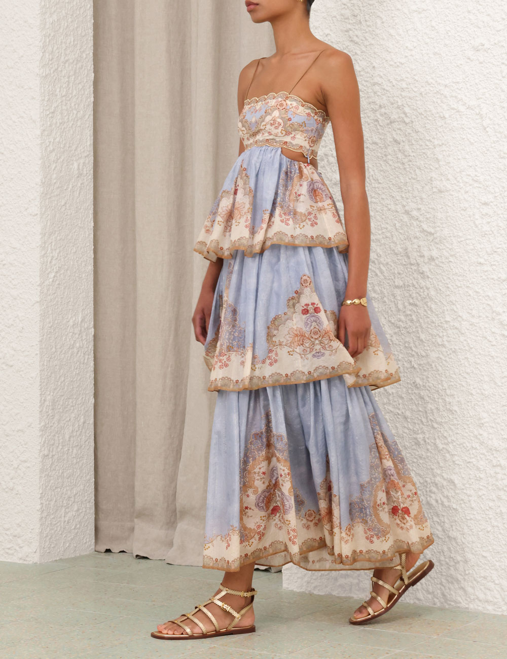 Vestido maxi con capas de luz diurna