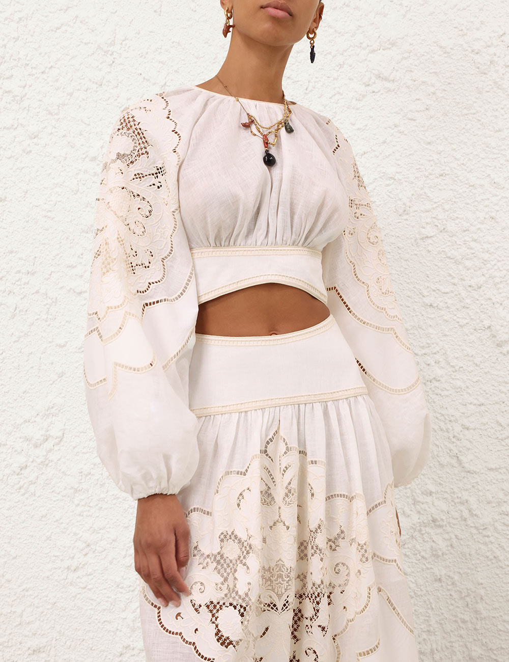 Bodice con bordado de luz diurna