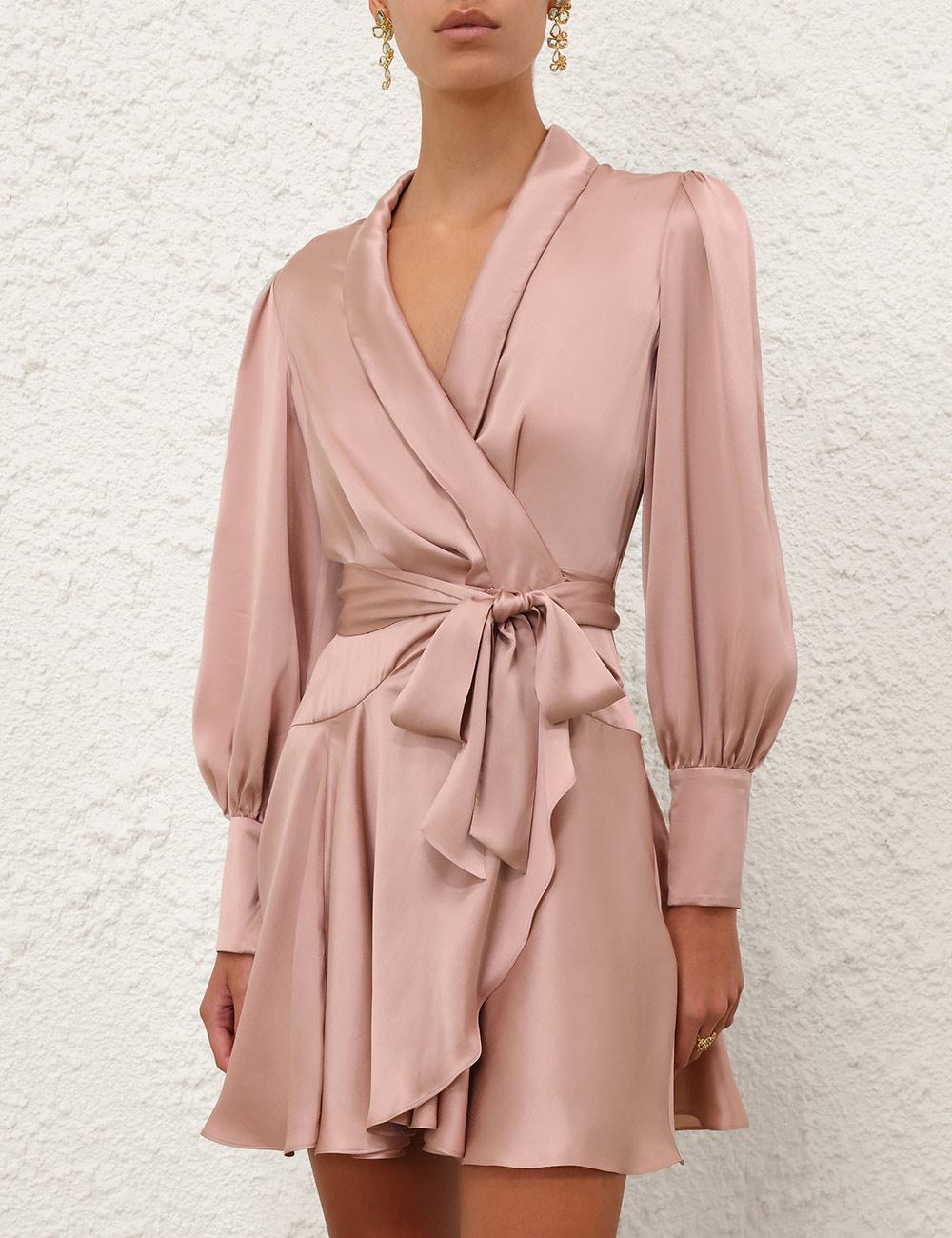 Vestido Mini de Raso con Volante