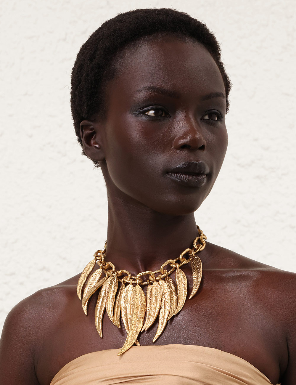 Collar de colgante Mira