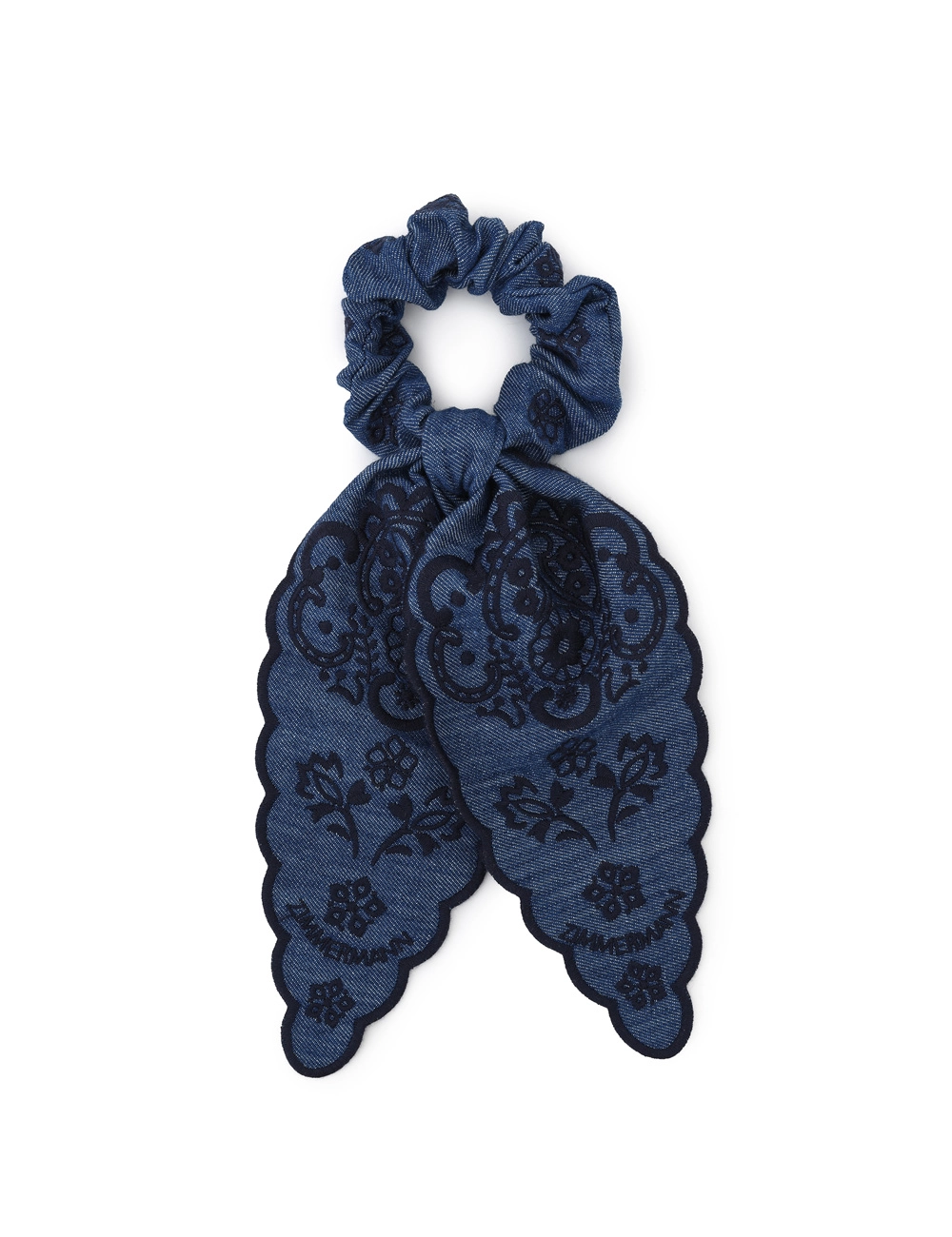 Scrunchie con diseño bordado