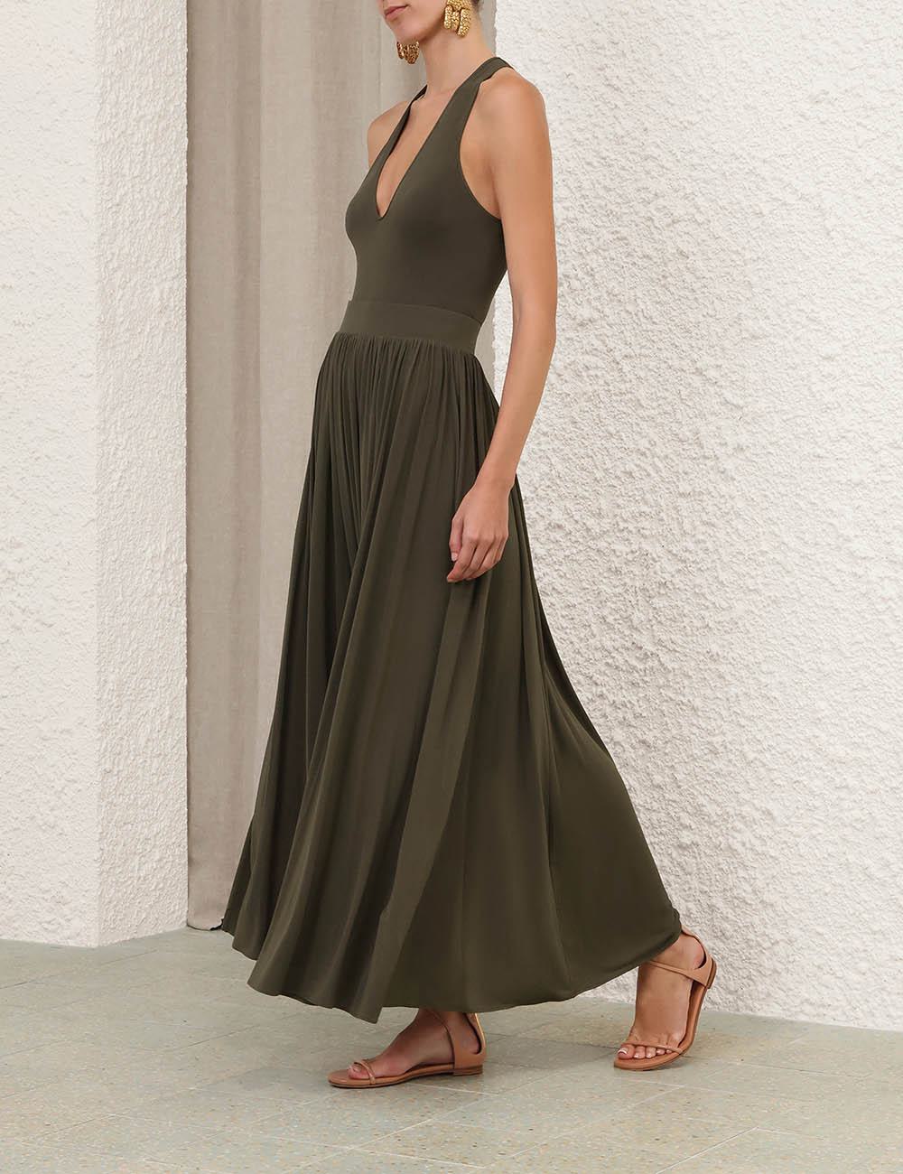 Falda midi con pliegues