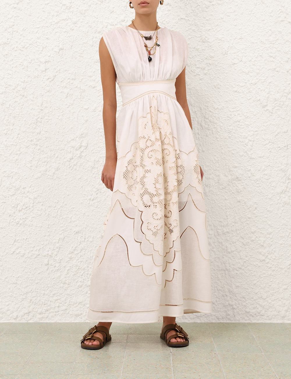 Vestido de cintura alta con luz diurna