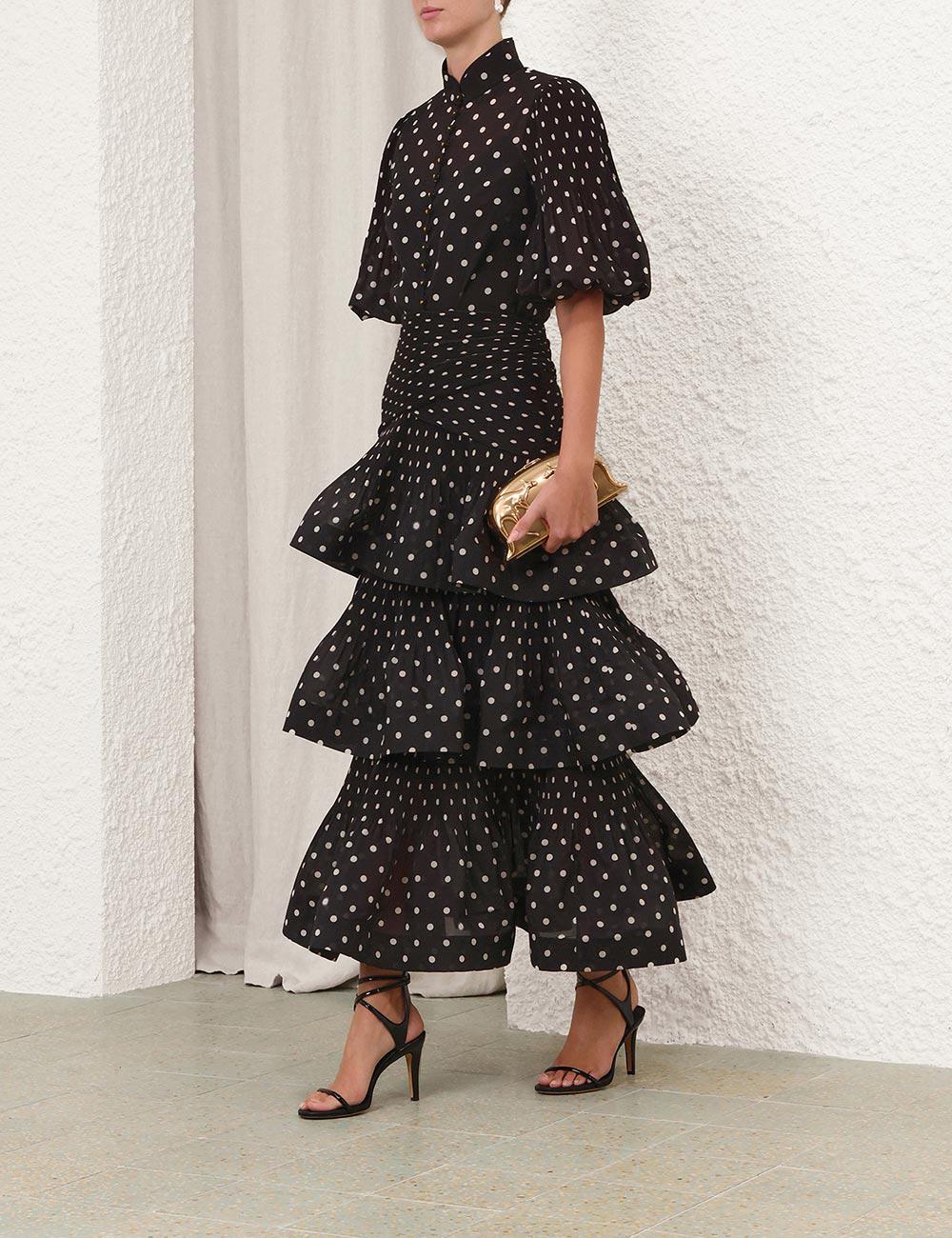 Falda midi plisada con capas